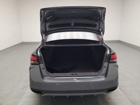 Used 2021 Nissan Versa SV FWD image 29