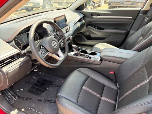 Used 2025 Nissan Altima 2.5 SR AWD/4WD image 9