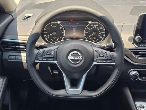 Certified 2024 Nissan Altima 2.5 SV FWD image 15