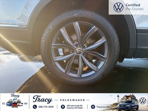 Certified 2023 Volkswagen Tiguan SE w/ Panoramic Sunroof Package AWD/4WD image 11