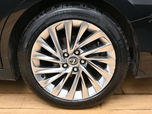 Used 2019 Lexus ES 350 Ultra Luxury w/ Accessory Package 2 FWD image 14