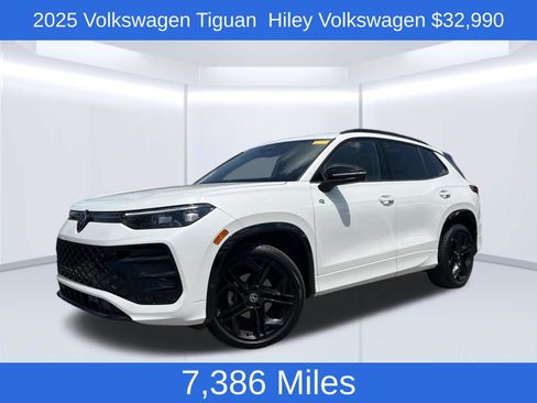 Used 2025 Volkswagen Tiguan SE R-Line FWD image 1