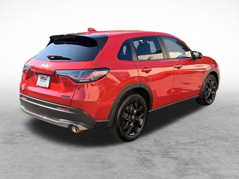 Certified 2025 Honda HR-V Sport image 6