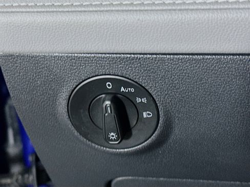 Used 2024 Volkswagen Taos SE image 17