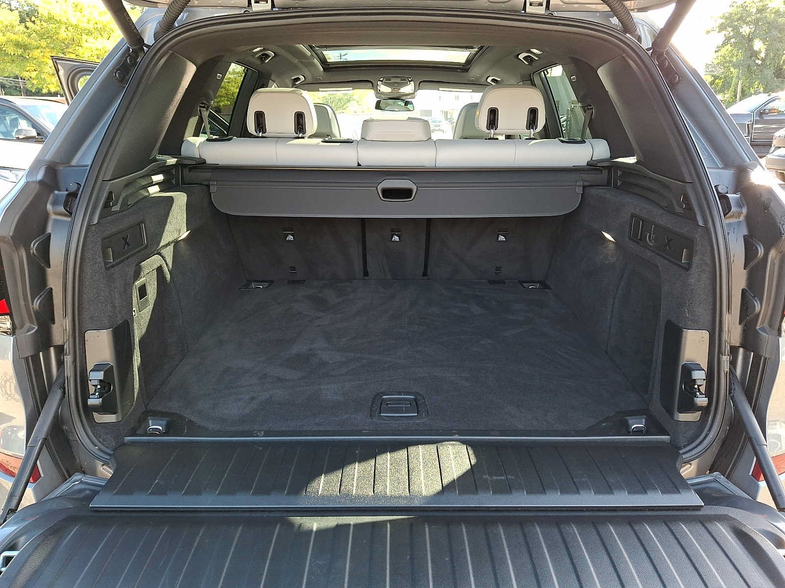 Used 2024 BMW X5 M60i AWD/4WD image 26