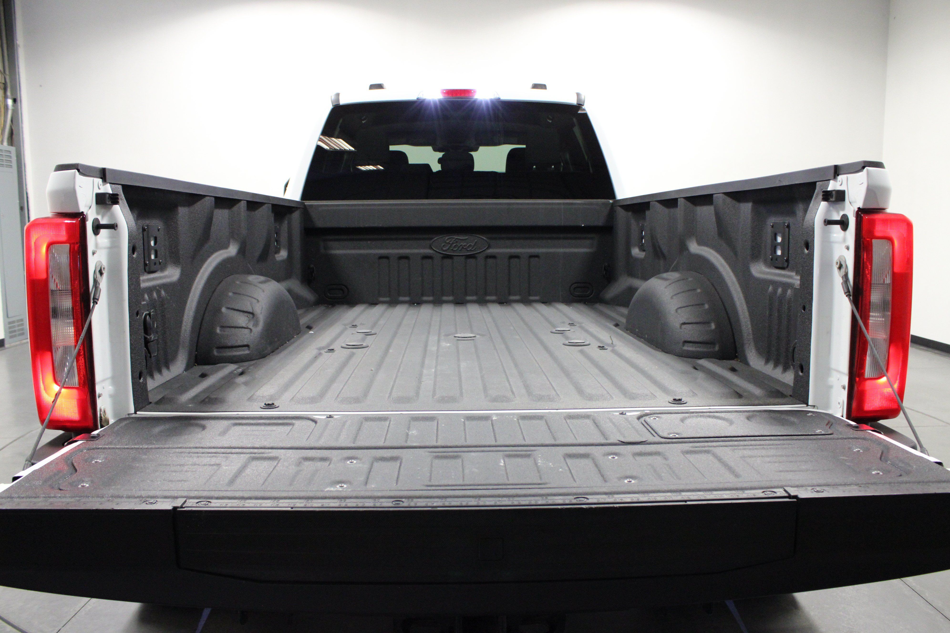 Used 2026 Ford F450 XLT w/ Camper Package AWD/4WD image 14