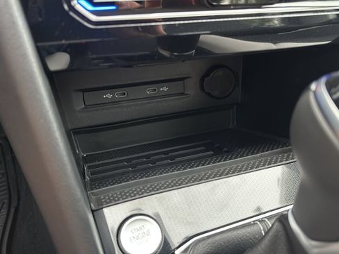New 2026 Volkswagen Taos SE AWD/4WD image 28
