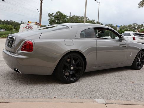 Used 2019 Rolls-Royce Wraith RWD image 2