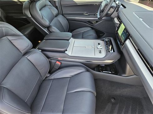 New 2025 Lincoln Navigator Reserve image 13