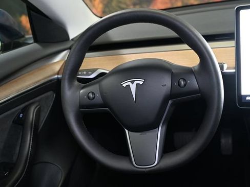 Used 2023 Tesla Model 3 Standard Range RWD image 59