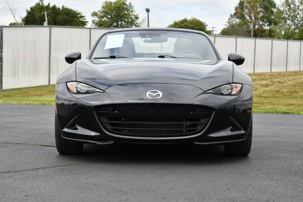 Used 2021 MAZDA MX-5 Miata RF Grand Touring RWD image 2