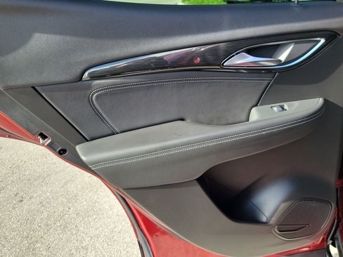 Used 2021 Buick Envision Preferred image 26