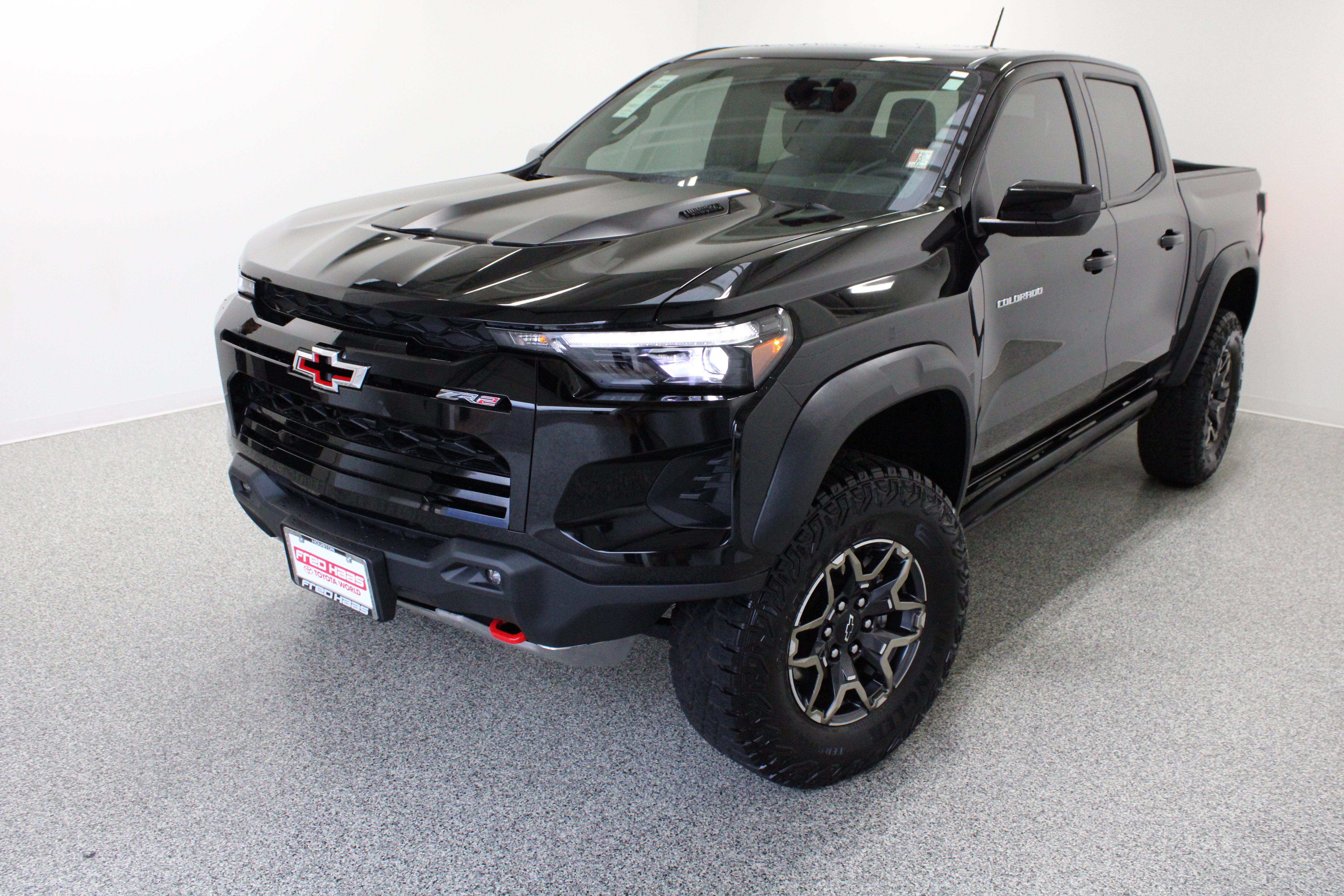 Used 2026 Chevrolet Colorado ZR2 AWD/4WD image 2
