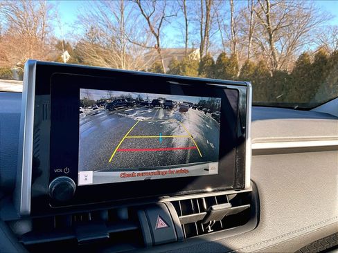 Used 2025 Toyota RAV4 XLE image 19