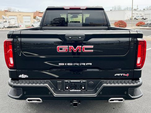 Used 2025 GMC Sierra 1500 AT4 w/ AT4 Preferred Package image 10