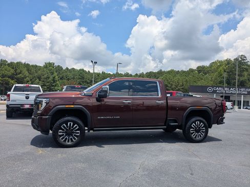Used 2024 GMC Sierra 2500 Denali Ultimate w/ Max Trailering Package AWD/4WD image 8