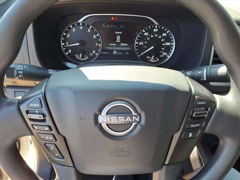 Used 2024 Nissan Frontier SV w/ Technology Package image 14