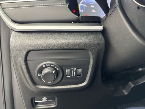 New 2025 Jeep Grand Cherokee Laredo X w/ Luxury Tech Group I image 13