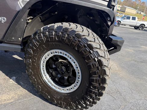 Used 2020 Jeep Wrangler Unlimited Sport S w/ Sun And Sound Package image 42