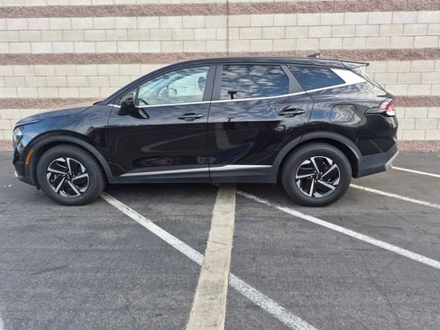 Used 2023 Kia Sportage LX FWD image 7