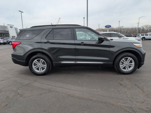 Used 2024 Ford Explorer XLT w/ Equipment Group 202A image 6