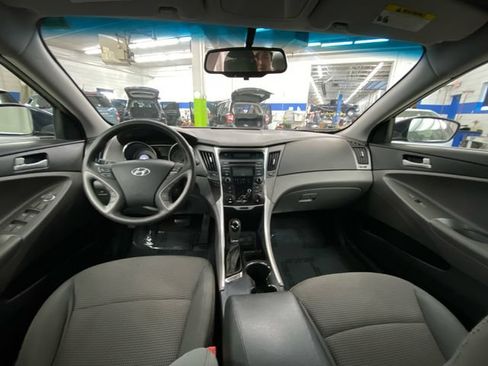 Used 2012 Hyundai Sonata GLS FWD image 25