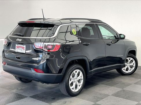 Used 2024 Jeep Compass Latitude AWD/4WD image 13