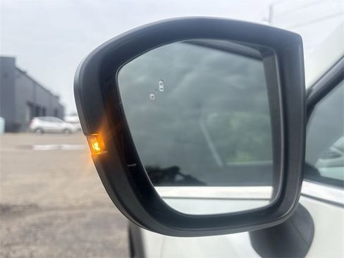 Certified 2022 Nissan Pathfinder SV image 29