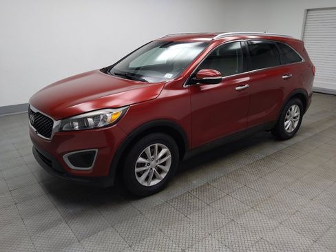 Used 2018 Kia Sorento LX image 2