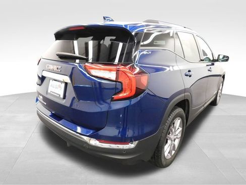 Used 2023 GMC Terrain SLT image 9