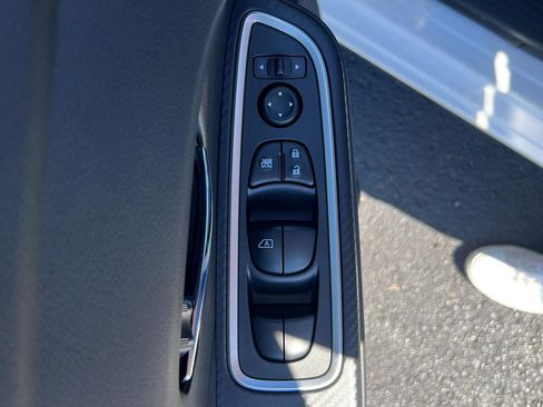 New 2025 Nissan Versa SR w/ Trunk Package image 25