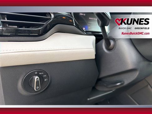 Used 2025 Volkswagen Taos S image 17