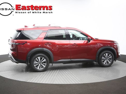 Used 2023 Nissan Pathfinder SL w/ Lighting Package (N92) AWD/4WD image 39