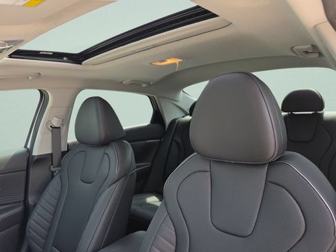 New 2026 Hyundai Elantra Limited FWD image 23