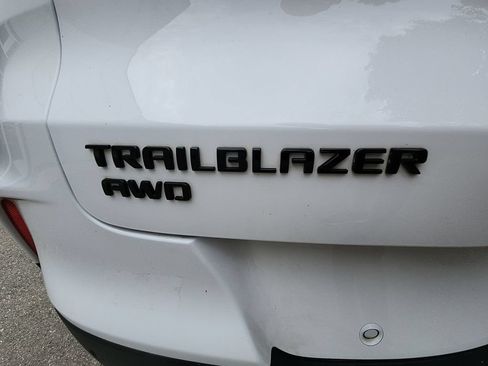 Used 2021 Chevrolet TrailBlazer RS w/ Convenience Package AWD/4WD image 36