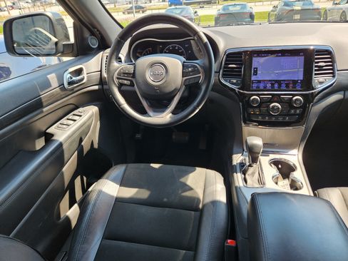 Used 2019 Jeep Grand Cherokee Altitude AWD/4WD image 13