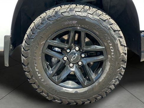 Used 2021 Chevrolet Silverado 1500 LT Trail Boss w/ Bed Protection Package AWD/4WD image 11