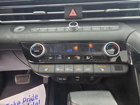 Used 2025 Hyundai Elantra SEL FWD image 18