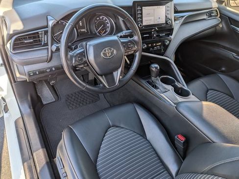 Used 2021 Toyota Camry SE w/ Carpet Mat Package (TMS) FWD image 9