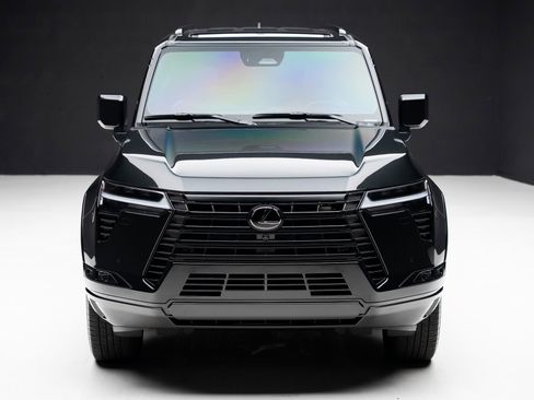 Used 2025 Lexus GX 550 w/ Cold Area Package image 5