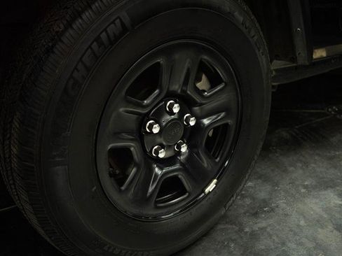 Used 2023 Jeep Wrangler Unlimited Sport AWD/4WD image 3