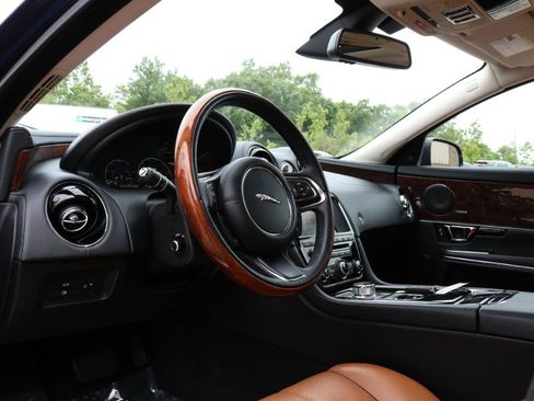 Used 2017 Jaguar XJ R-Sport AWD/4WD image 25