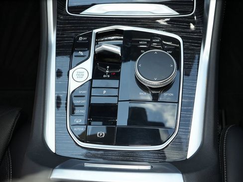 Used 2024 BMW X6 xDrive40i w/ Premium Package image 12