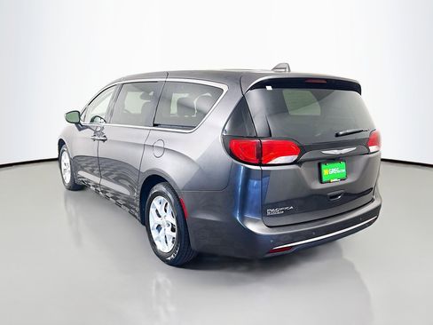 Used 2018 Chrysler Pacifica Touring Plus w/ Tire & Wheel Group image 7