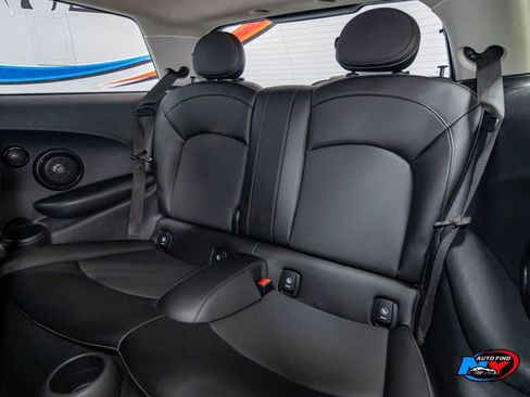 Used 2017 MINI Cooper 2-Door Hardtop image 17