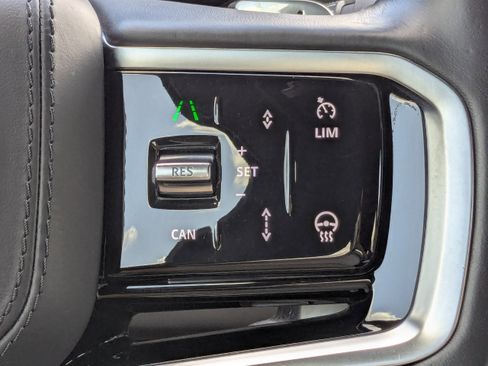 Used 2024 Land Rover Range Rover Sport SE image 28