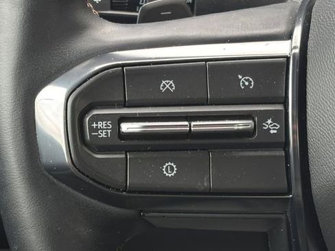 Used 2024 GMC Acadia AT4 w/ Luxury Package AWD/4WD image 11