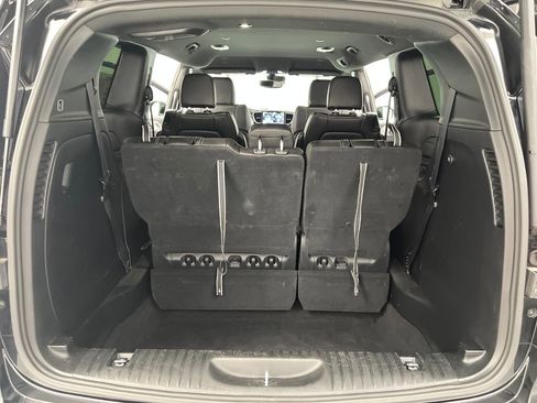 Used 2025 Chrysler Pacifica Select FWD image 36