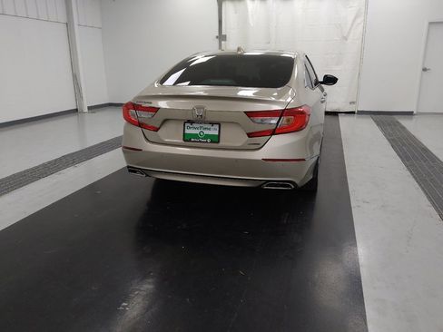 Used 2018 Honda Accord Touring image 7