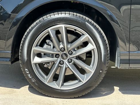 Used 2025 Audi Q3 2.0T Premium w/ Black Optic Sport Package AWD/4WD image 25